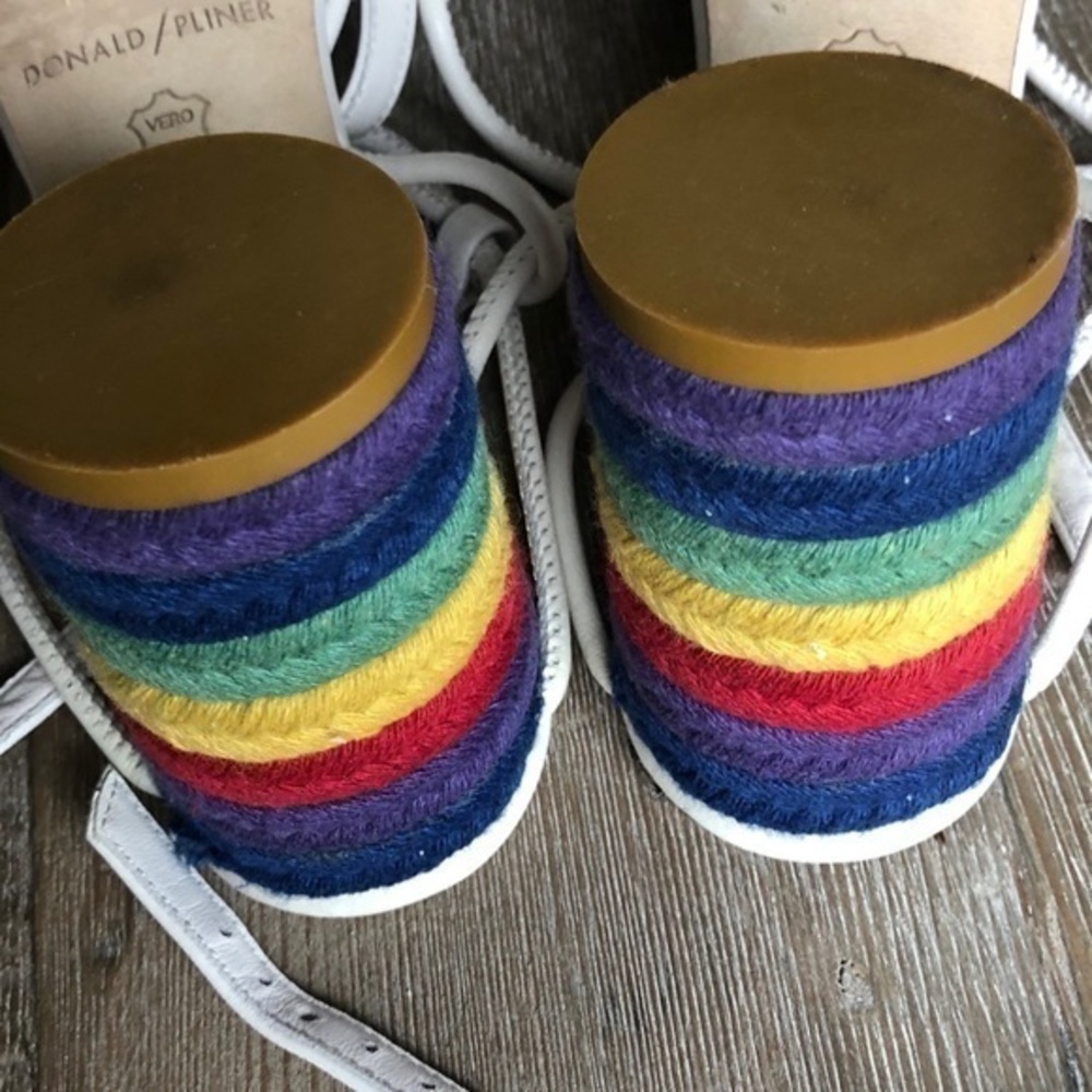 DONALD PILNER Wesli Rainbow Strappy Sandal 7.5 - Picture 12 of 12